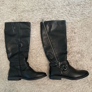 Euc. Only worn once rampage size 7 boots